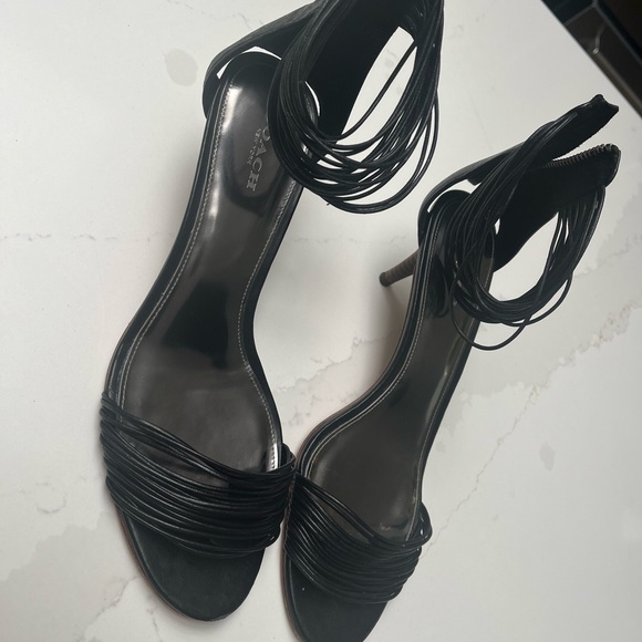 Coach Manya Strappy Sandals, black, size 9.5M - Picture 4 of 4